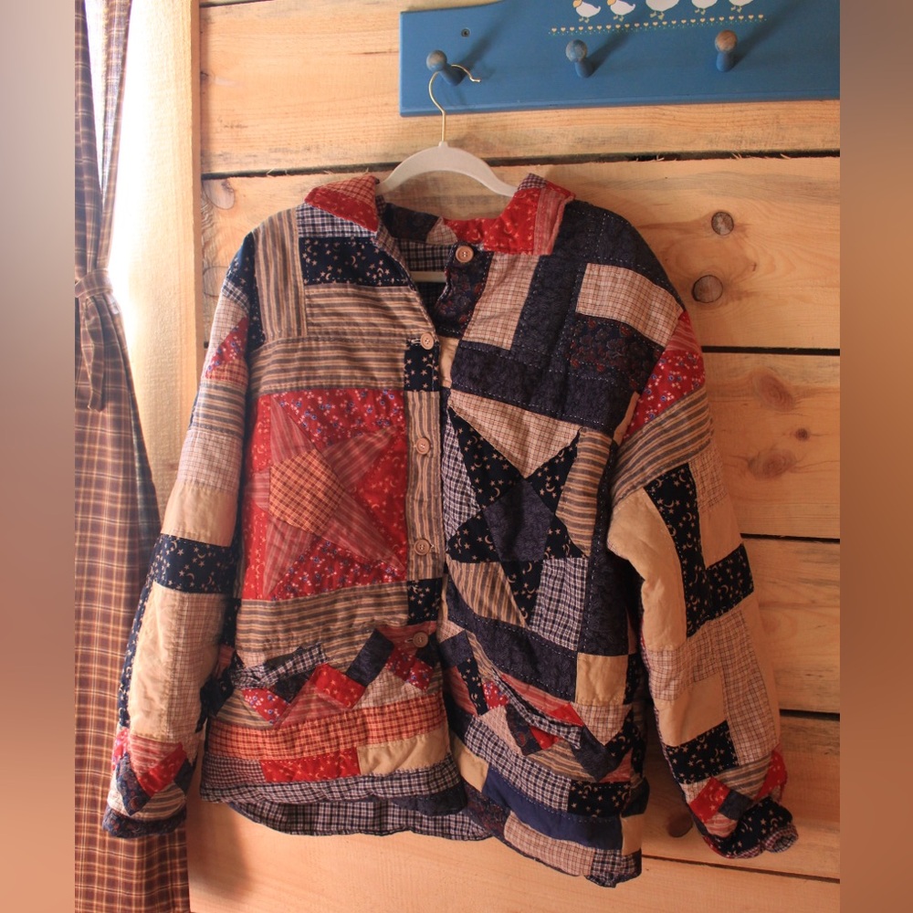 Patch Magic Vintage Quilted Multi-patterned
Reversible Coat. Size large